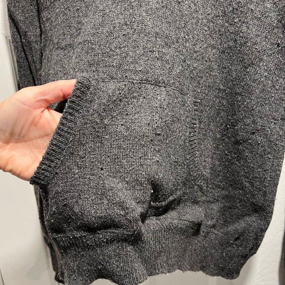 Gap Women’s Hooded Sweater, size medium - Picture 3 of 8